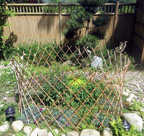 Peeled Willow Circular Fence